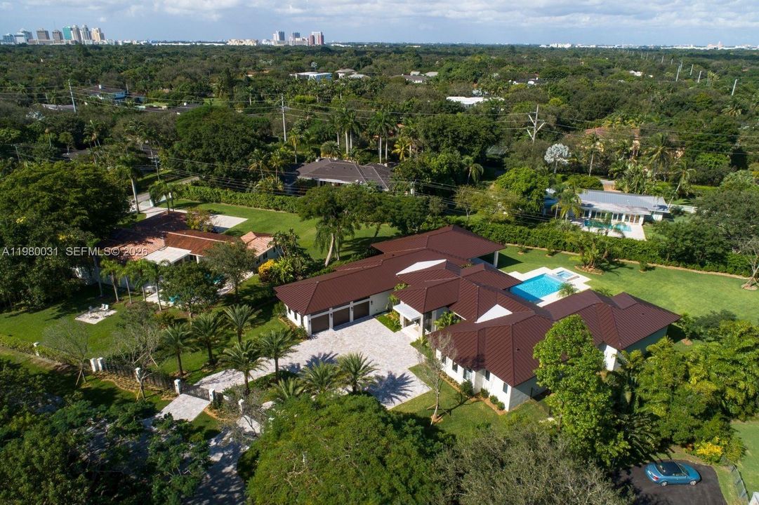 Recently Rented: $35,000 (6 beds, 7 baths, 5968 Square Feet)