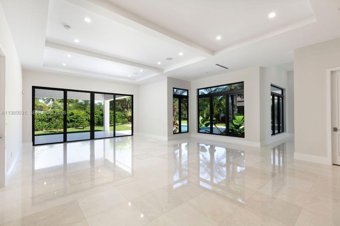 Recently Rented: $35,000 (6 beds, 7 baths, 5968 Square Feet)
