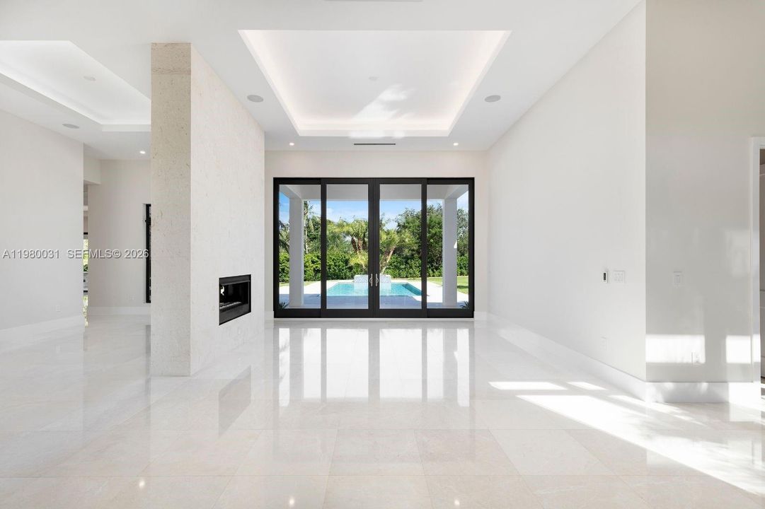 Recently Rented: $35,000 (6 beds, 7 baths, 5968 Square Feet)