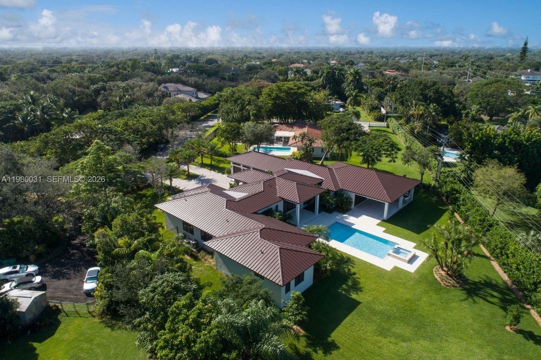 Recently Rented: $35,000 (6 beds, 7 baths, 5968 Square Feet)