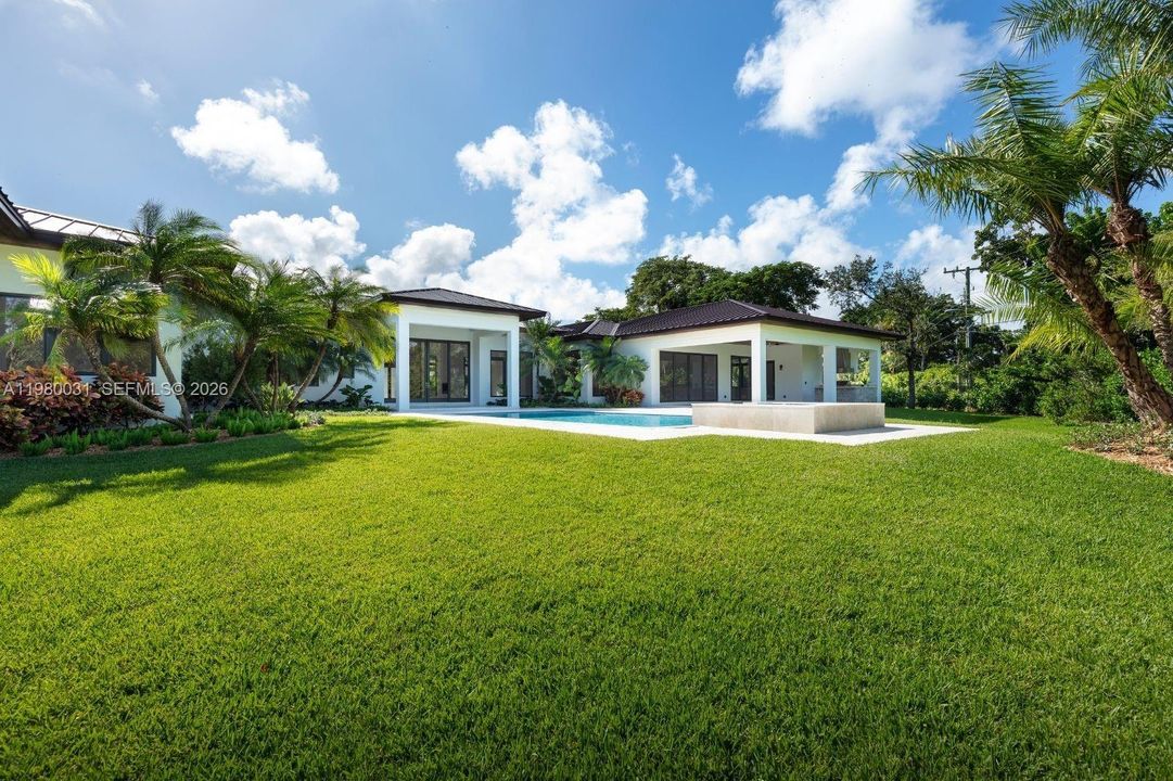 Recently Rented: $35,000 (6 beds, 7 baths, 5968 Square Feet)