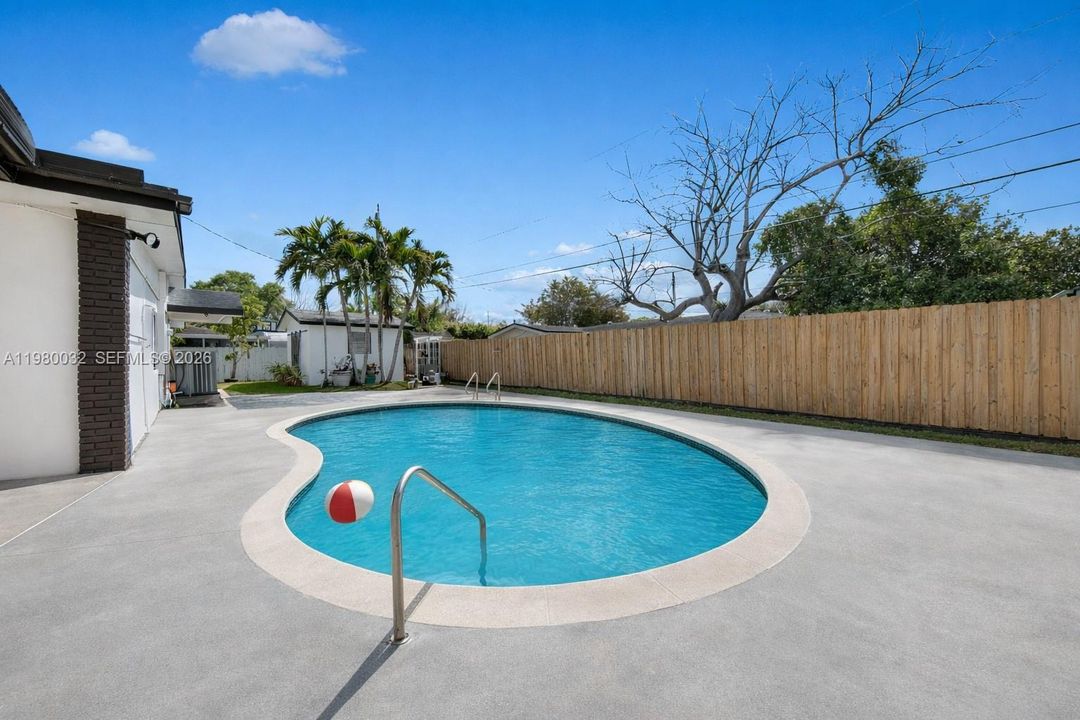 Active With Contract: $945,000 (4 beds, 3 baths, 2232 Square Feet)