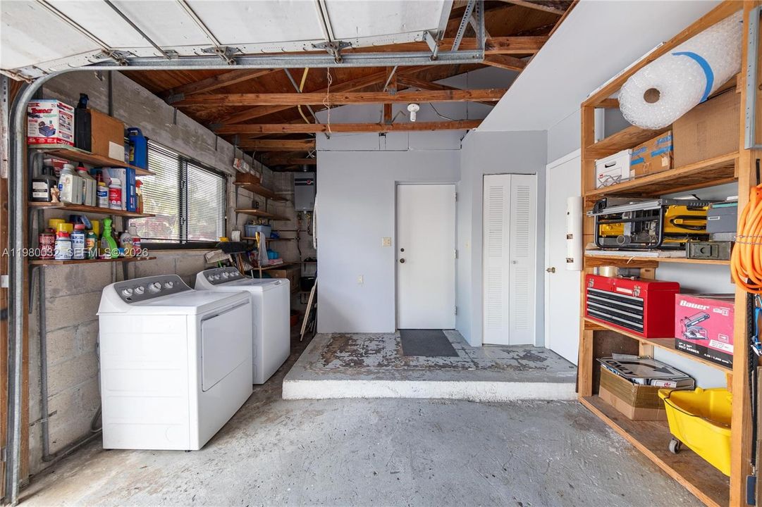 Active With Contract: $945,000 (4 beds, 3 baths, 2232 Square Feet)