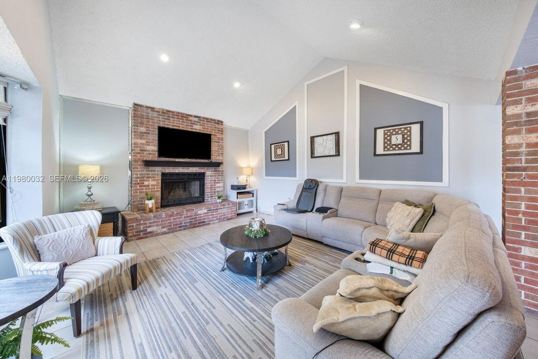 Active With Contract: $945,000 (4 beds, 3 baths, 2232 Square Feet)