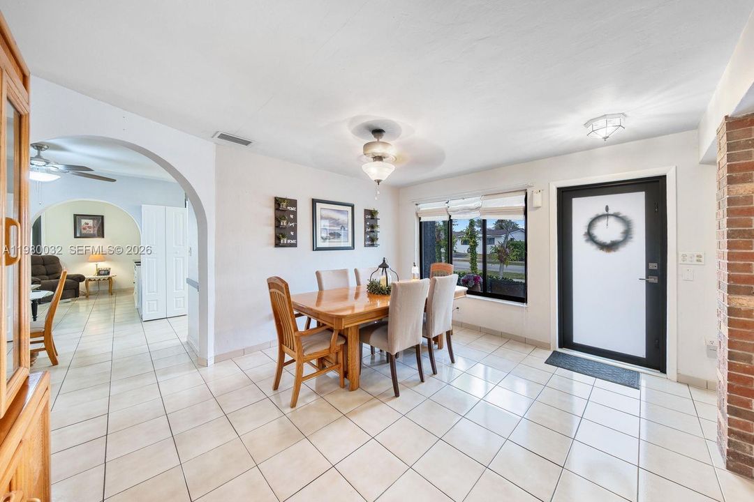 Active With Contract: $945,000 (4 beds, 3 baths, 2232 Square Feet)