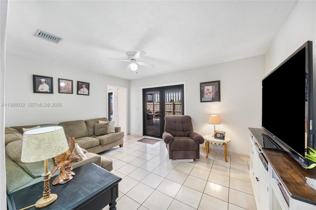 Active With Contract: $945,000 (4 beds, 3 baths, 2232 Square Feet)