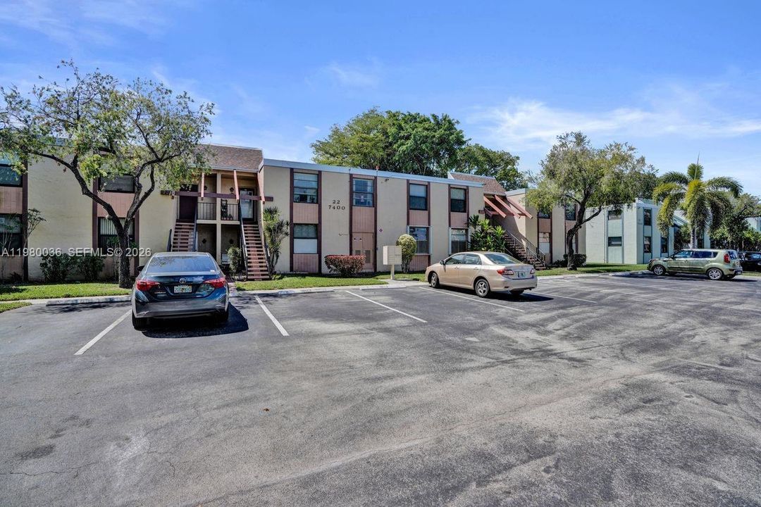 На продажу: $159,999 (2 спален, 2 ванн, 1000 Квадратных фут)