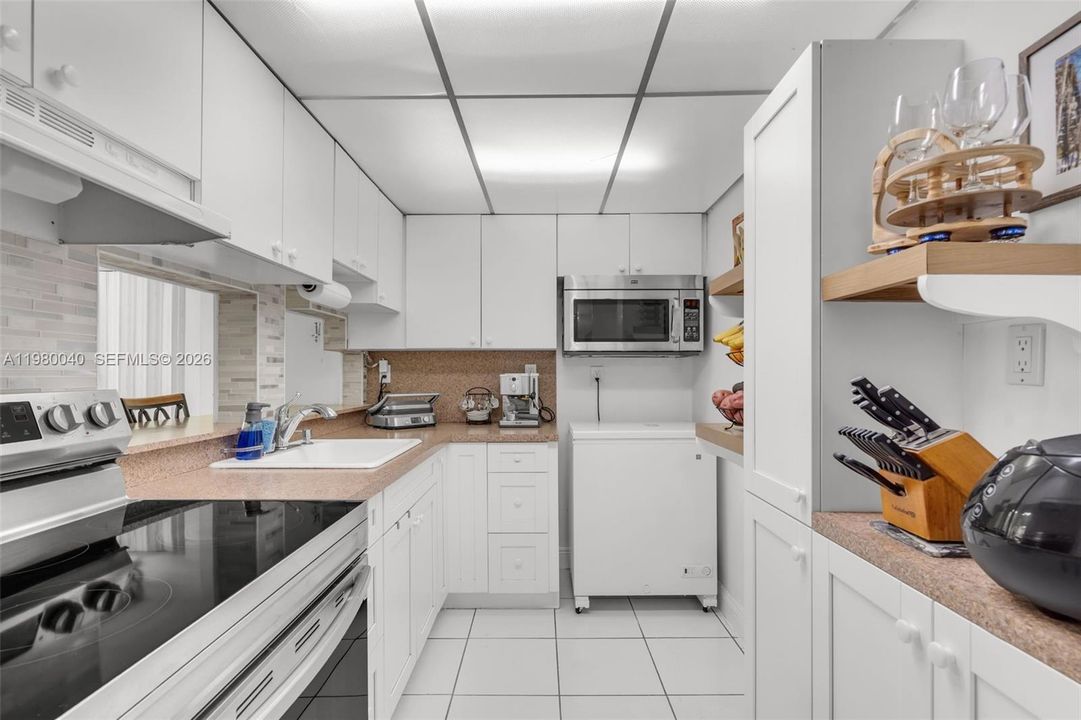 Vendido Recientemente: $230,000 (1 camas, 1 baños, 777 Pies cuadrados)