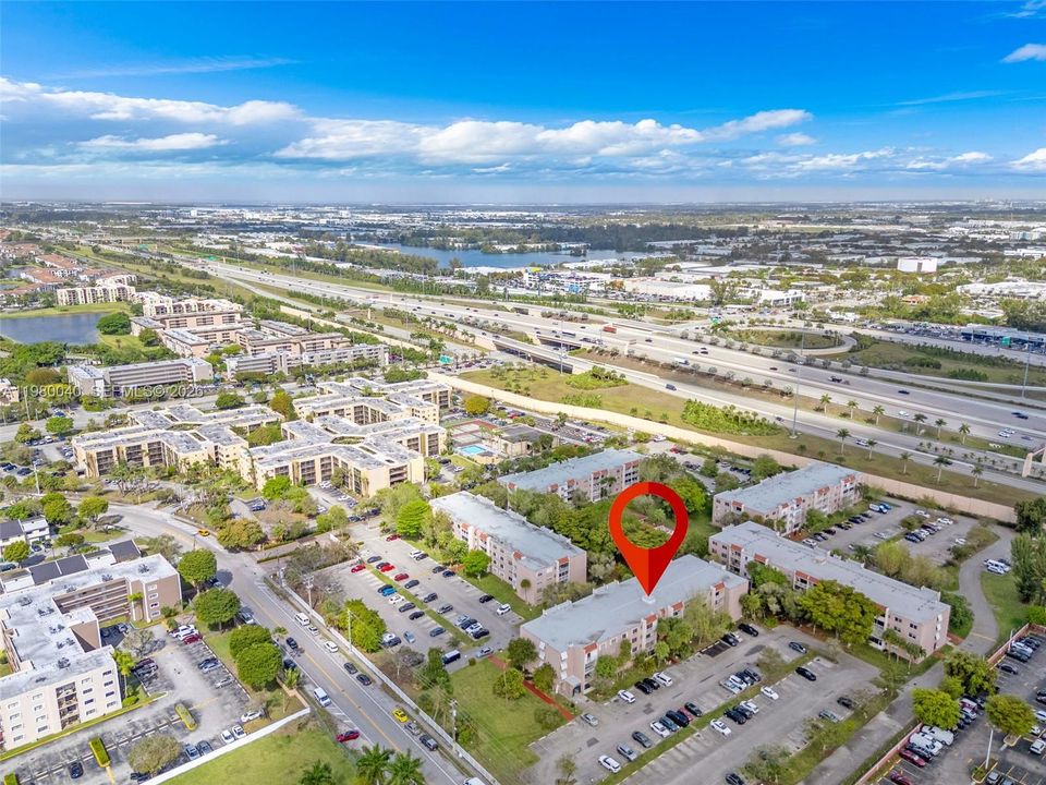 Vendido Recientemente: $230,000 (1 camas, 1 baños, 777 Pies cuadrados)