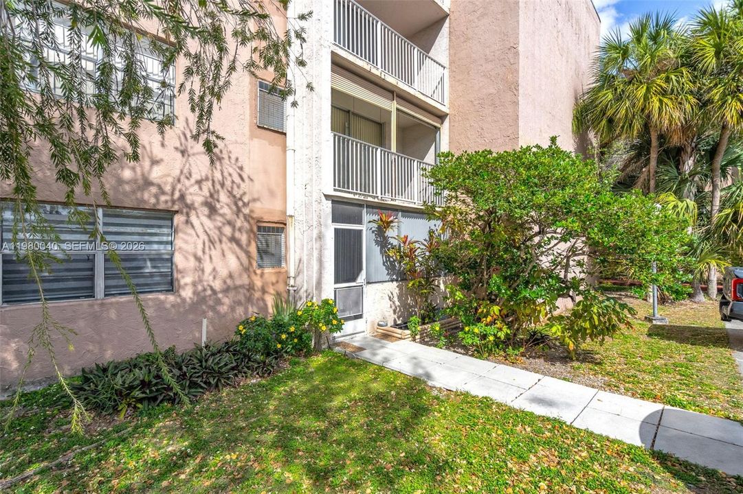 Vendido Recientemente: $230,000 (1 camas, 1 baños, 777 Pies cuadrados)