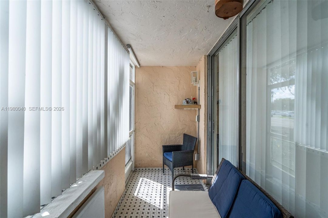 Vendido Recientemente: $230,000 (1 camas, 1 baños, 777 Pies cuadrados)