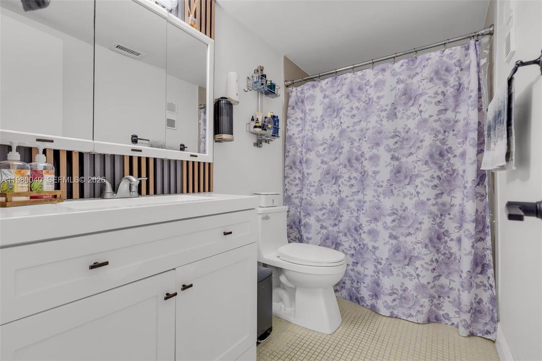 Vendido Recientemente: $230,000 (1 camas, 1 baños, 777 Pies cuadrados)