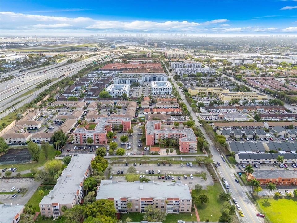 Vendido Recientemente: $230,000 (1 camas, 1 baños, 777 Pies cuadrados)