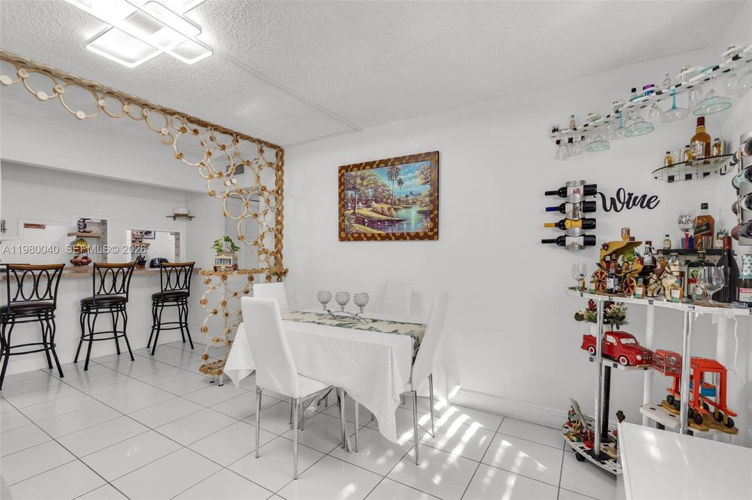 Vendido Recientemente: $230,000 (1 camas, 1 baños, 777 Pies cuadrados)