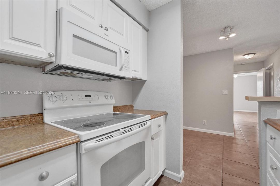En Venta: $220,000 (2 camas, 2 baños, 1100 Pies cuadrados)