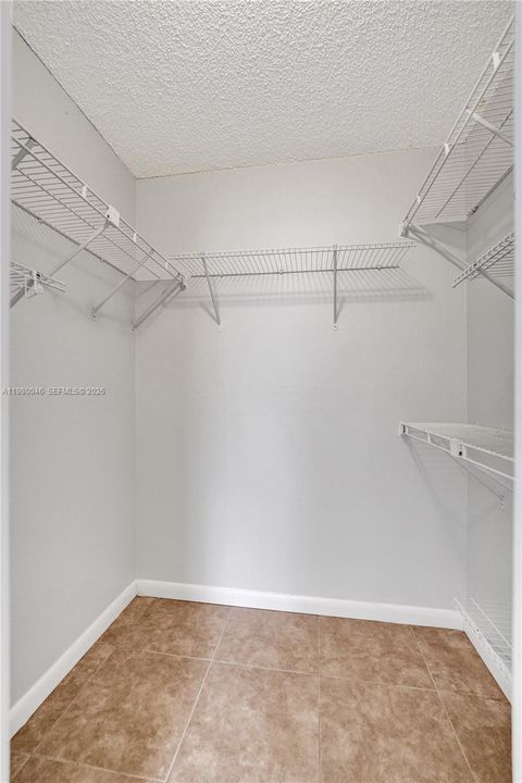 En Venta: $220,000 (2 camas, 2 baños, 1100 Pies cuadrados)