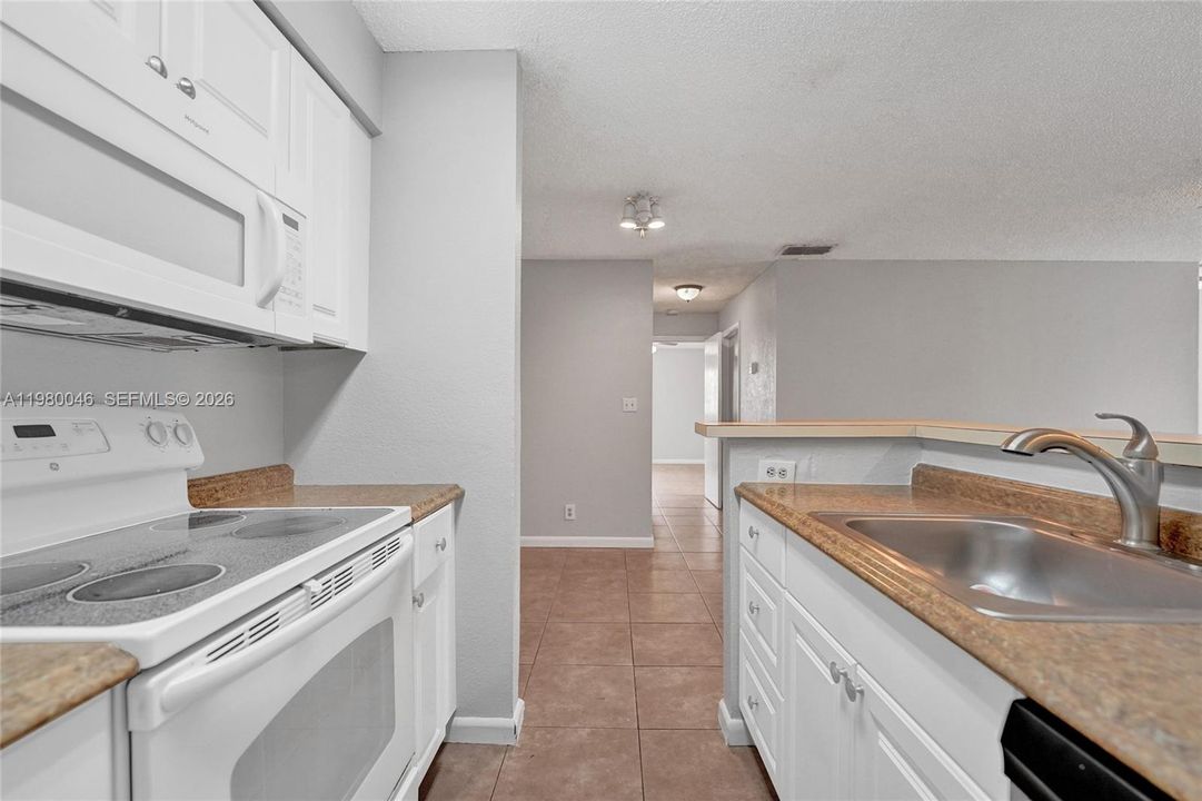 En Venta: $220,000 (2 camas, 2 baños, 1100 Pies cuadrados)