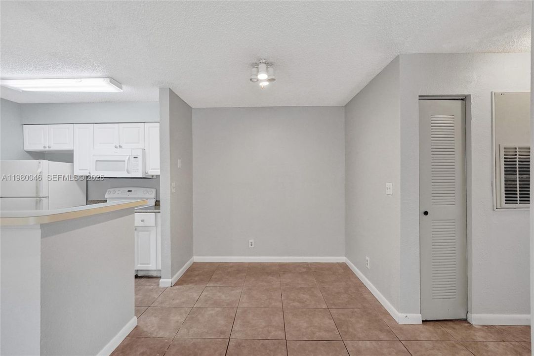 En Venta: $220,000 (2 camas, 2 baños, 1100 Pies cuadrados)