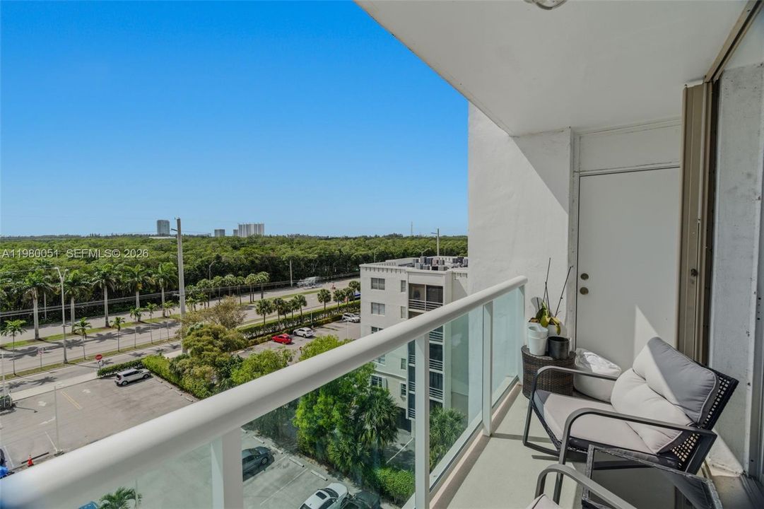 For Sale: $279,000 (2 beds, 2 baths, 1145 Square Feet)