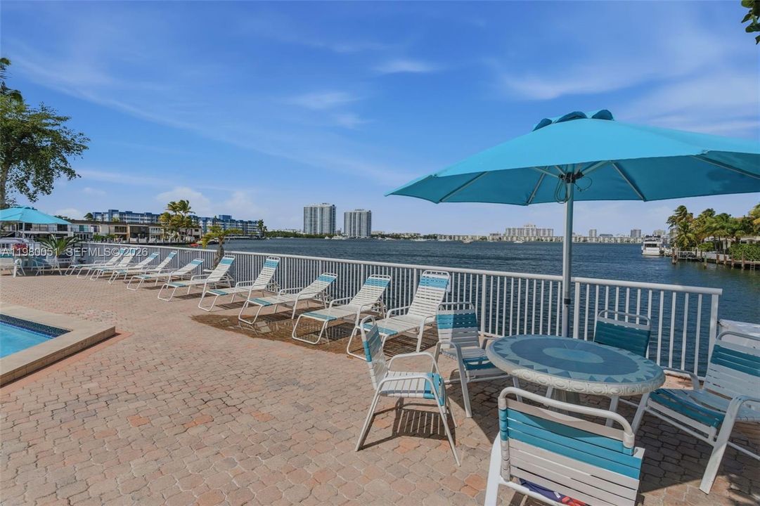 For Sale: $279,000 (2 beds, 2 baths, 1145 Square Feet)