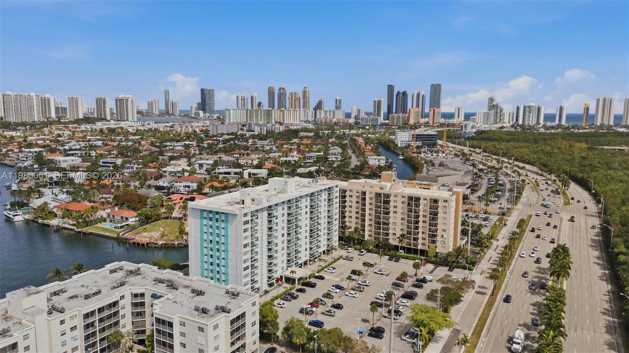 For Sale: $279,000 (2 beds, 2 baths, 1145 Square Feet)