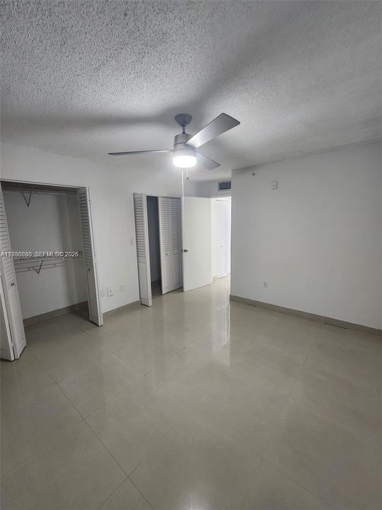 For Sale: $299,000 (1 beds, 1 baths, 743 Square Feet)