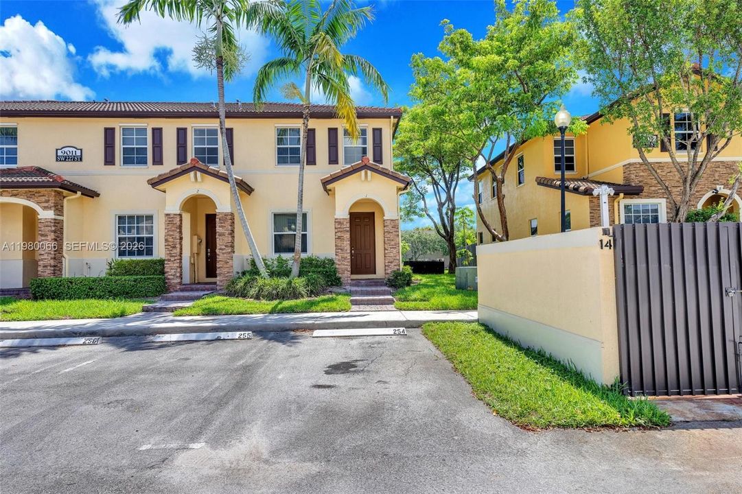 For Sale: $389,777 (2 beds, 2 baths, 1458 Square Feet)