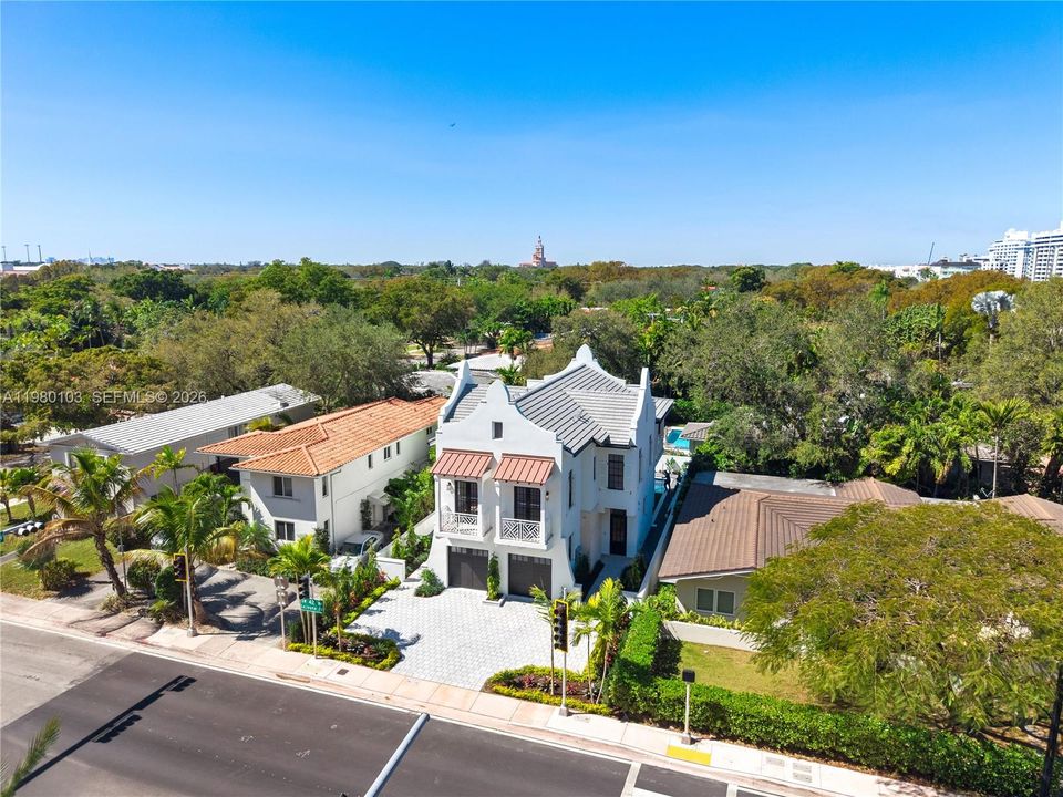 For Sale: $3,450,000 (6 beds, 4 baths, 2962 Square Feet)