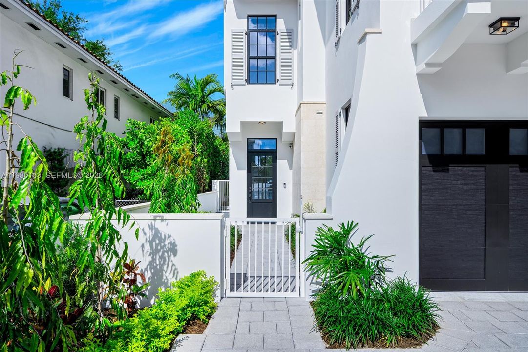 For Sale: $3,450,000 (6 beds, 4 baths, 2962 Square Feet)