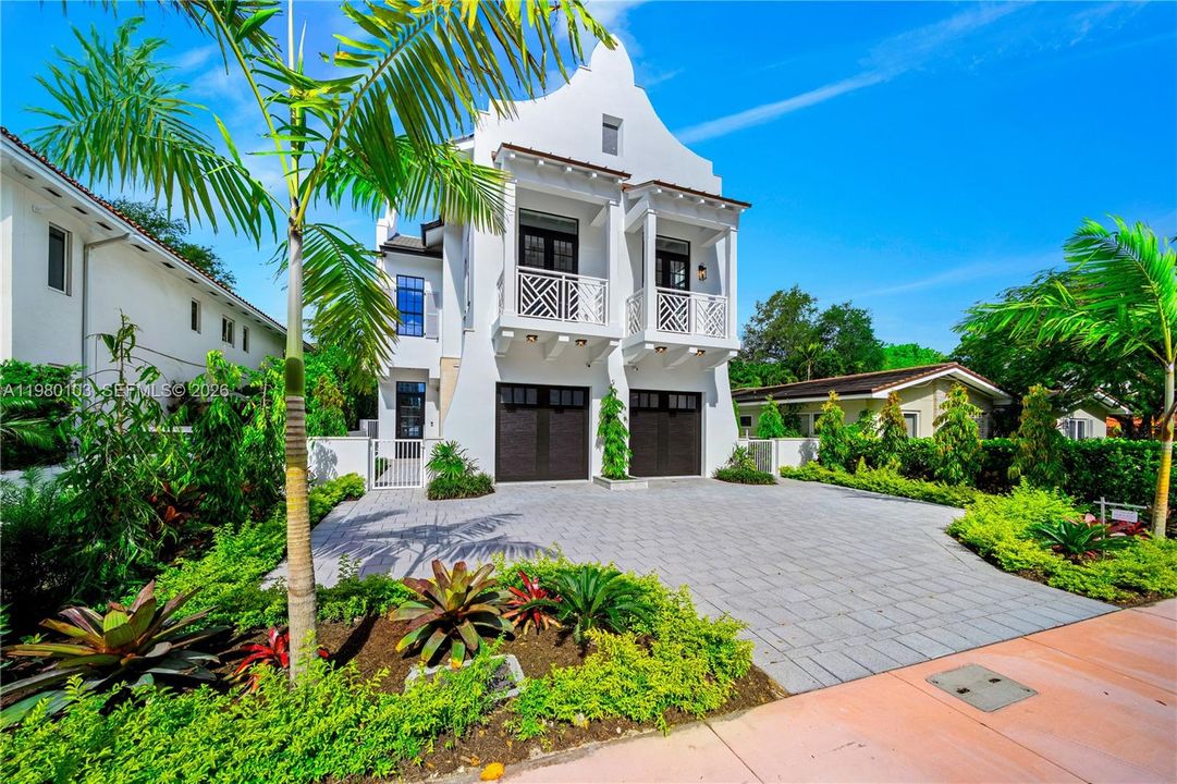 For Sale: $3,450,000 (6 beds, 4 baths, 2962 Square Feet)