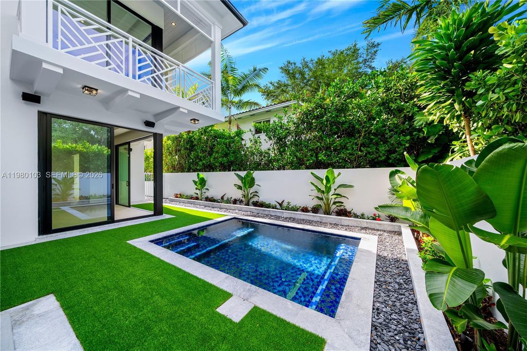 For Sale: $3,450,000 (6 beds, 4 baths, 2962 Square Feet)