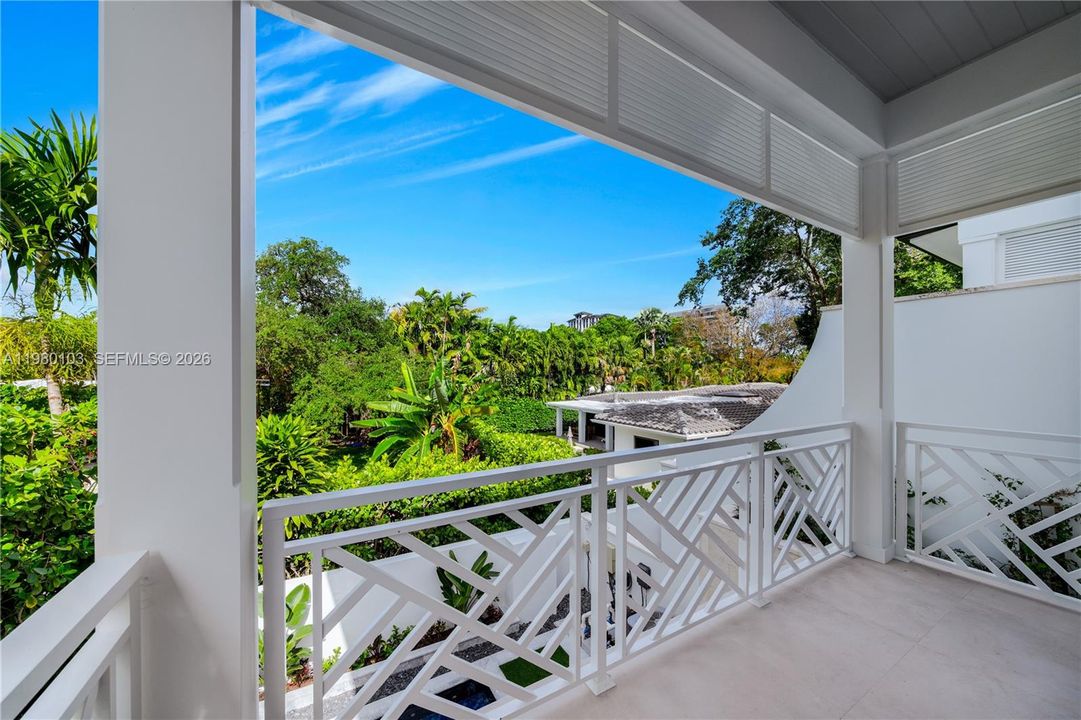 For Sale: $3,450,000 (6 beds, 4 baths, 2962 Square Feet)