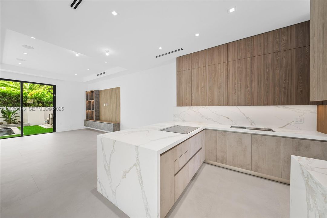 For Sale: $3,450,000 (6 beds, 4 baths, 2962 Square Feet)