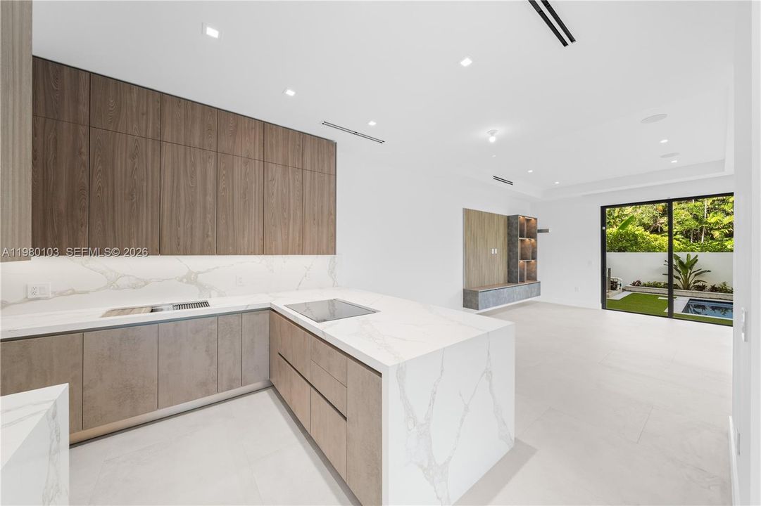 For Sale: $3,450,000 (6 beds, 4 baths, 2962 Square Feet)