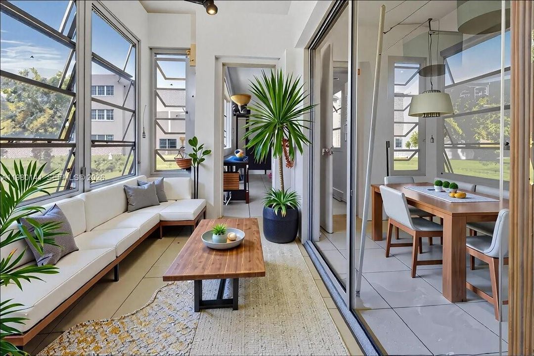 Active With Contract: $1,650 (1 beds, 1 baths, 727 Square Feet)