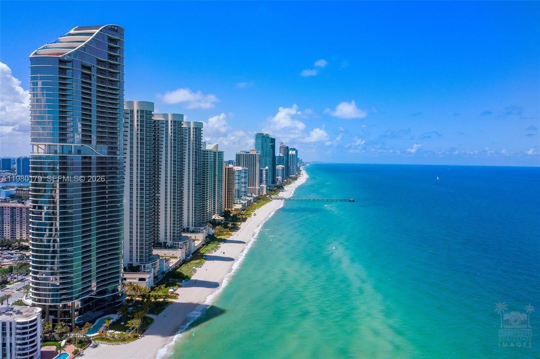 For Sale: $439,000 (2 beds, 2 baths, 1330 Square Feet)