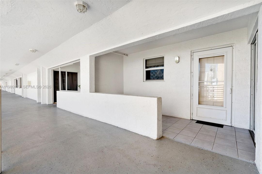 For Sale: $439,000 (2 beds, 2 baths, 1330 Square Feet)