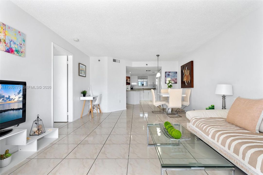 For Sale: $439,000 (2 beds, 2 baths, 1330 Square Feet)