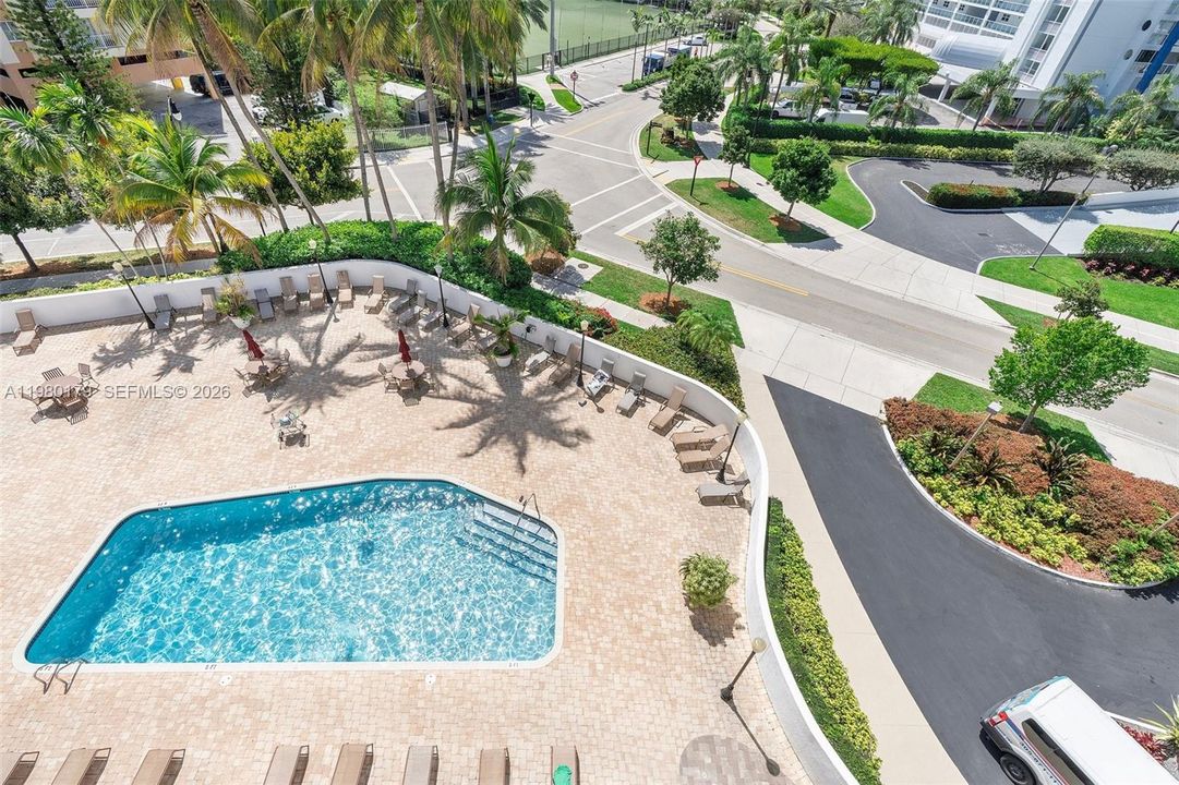For Sale: $439,000 (2 beds, 2 baths, 1330 Square Feet)