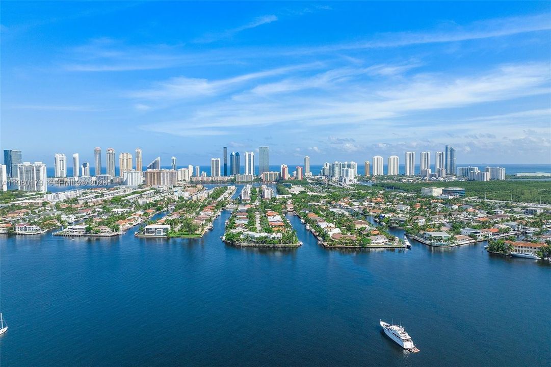 For Sale: $439,000 (2 beds, 2 baths, 1330 Square Feet)