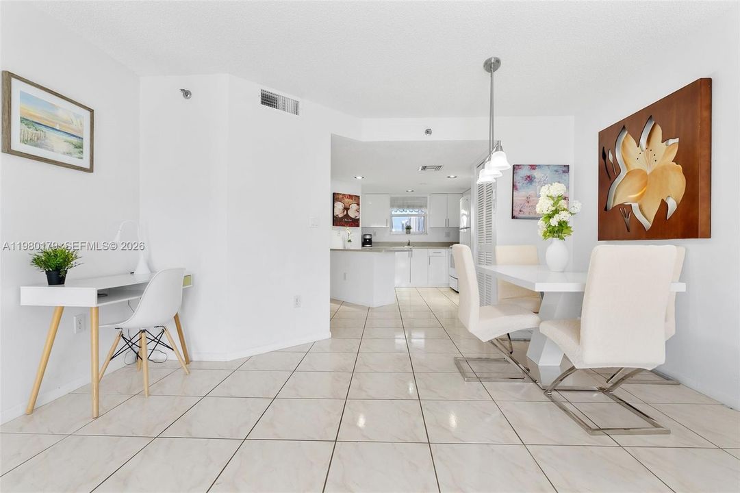 For Sale: $439,000 (2 beds, 2 baths, 1330 Square Feet)