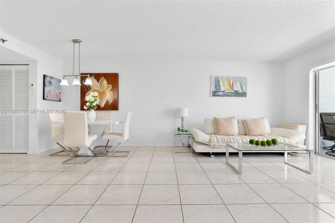 For Sale: $439,000 (2 beds, 2 baths, 1330 Square Feet)