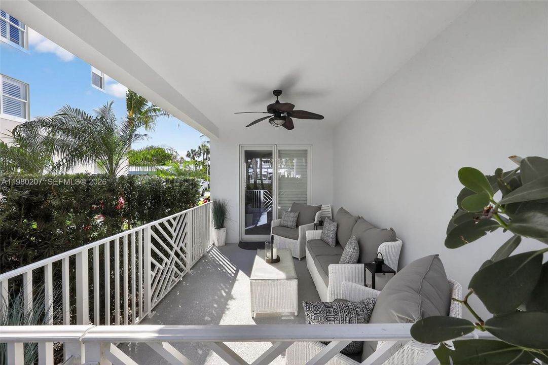 En Venta: $829,000 (2 camas, 2 baños, 1590 Pies cuadrados)