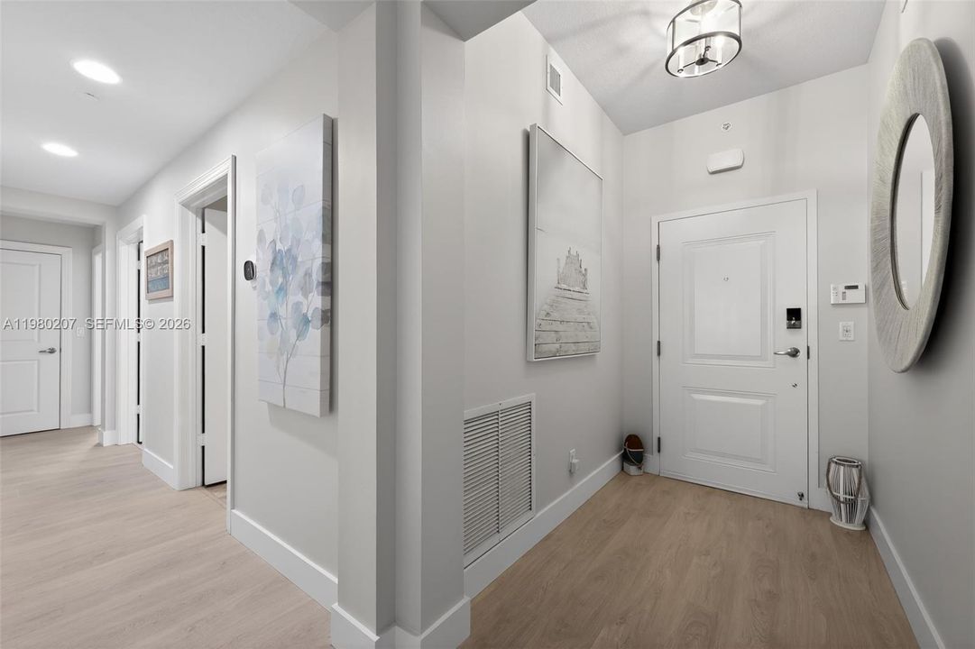 En Venta: $829,000 (2 camas, 2 baños, 1590 Pies cuadrados)