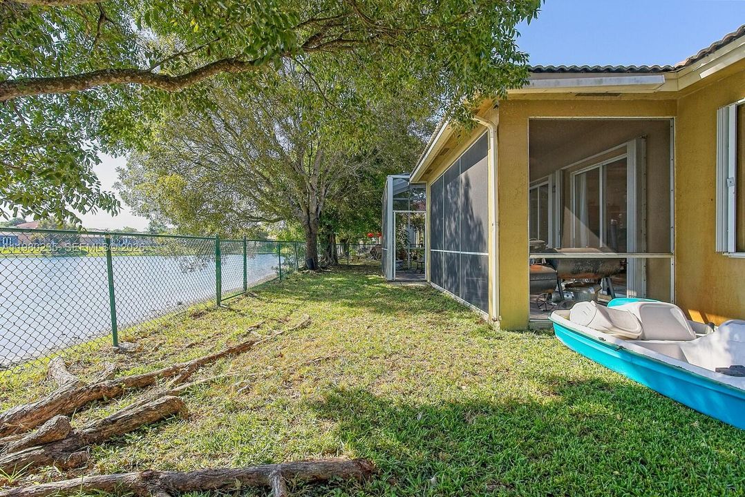 En Venta: $569,900 (4 camas, 3 baños, 2069 Pies cuadrados)