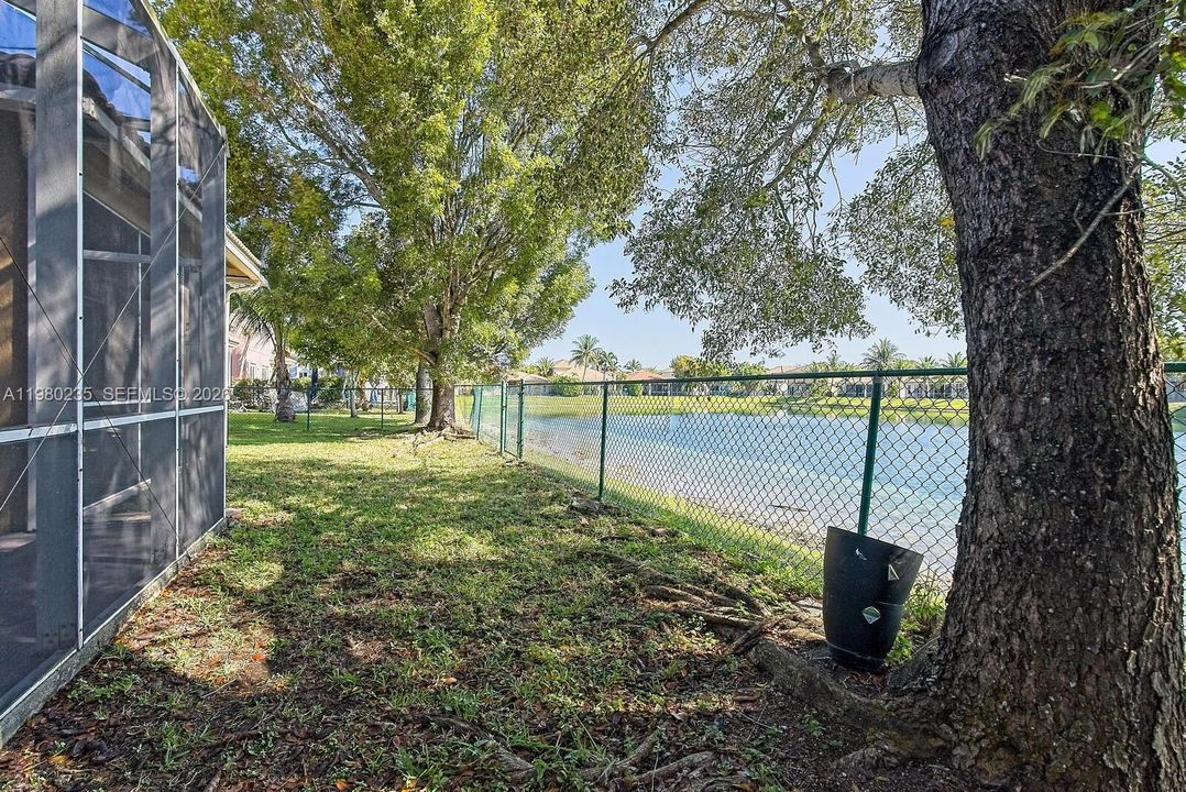 En Venta: $569,900 (4 camas, 3 baños, 2069 Pies cuadrados)