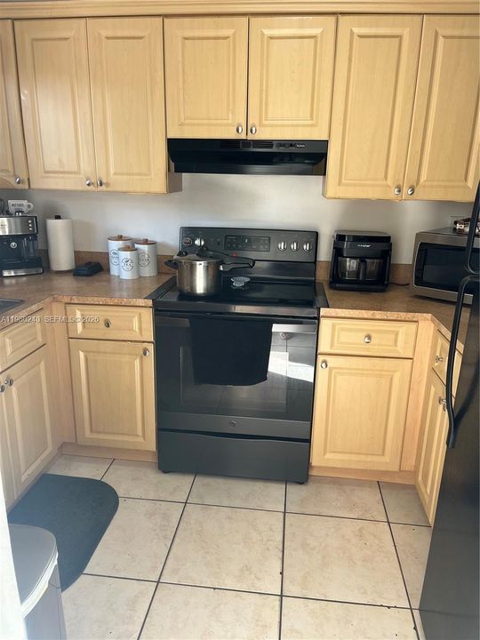 En Venta: $300,000 (2 camas, 2 baños, 1208 Pies cuadrados)