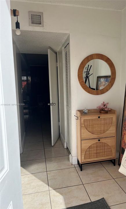 En Venta: $300,000 (2 camas, 2 baños, 1208 Pies cuadrados)