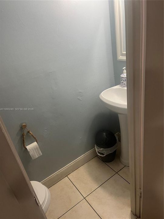 En Venta: $300,000 (2 camas, 2 baños, 1208 Pies cuadrados)