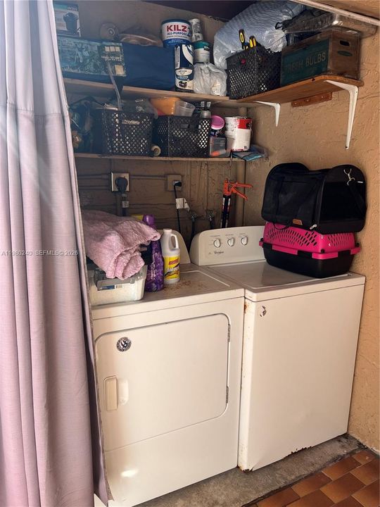 En Venta: $300,000 (2 camas, 2 baños, 1208 Pies cuadrados)